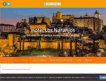 Tablet Screenshot of hotellosnaranjoscaceres.com